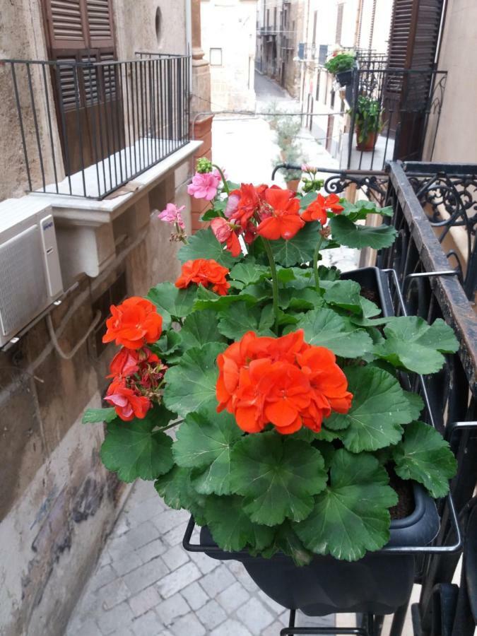La Stanza Del Vicolo Appartement Palermo Buitenkant foto